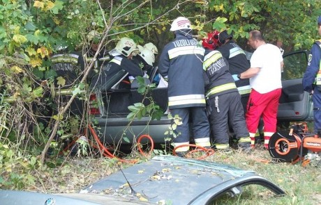 Beszorult sérültet szabadítottak ki a fehérvári tűzoltók